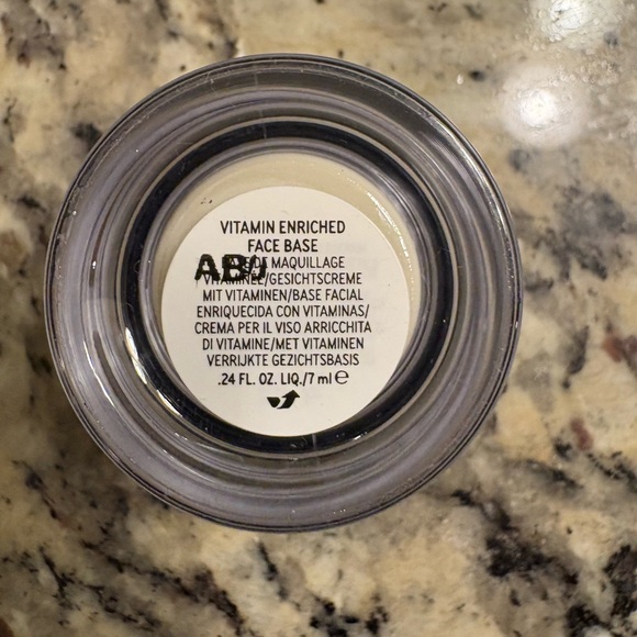 Bobbi Brown Vitamin Enriched Face Base .24 oz 7 ml Travel Size - Picture 2 of 3